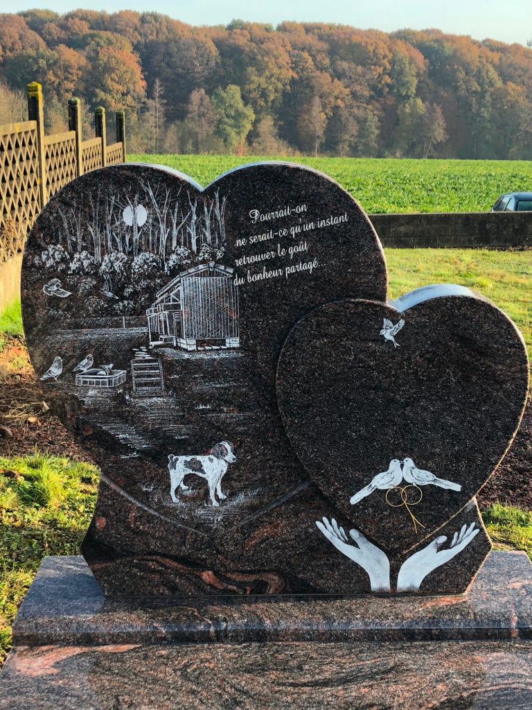 LEROY-Stele-avec-motif-Lapugnoy